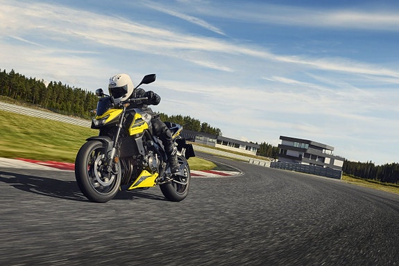 Honda CB 750 Hornet E-Clutch 9 of 21