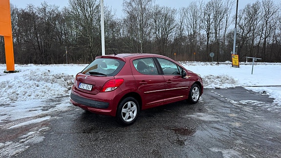 Peugeot 207 2 of 5