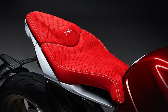 MV Agusta Brutale 950 Serie Oro 6 of 10