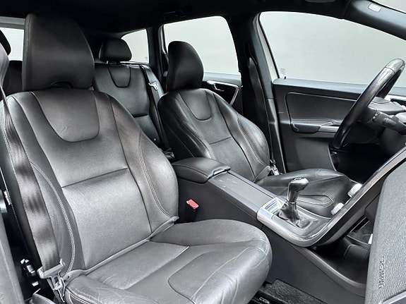Volvo XC60 13 of 22