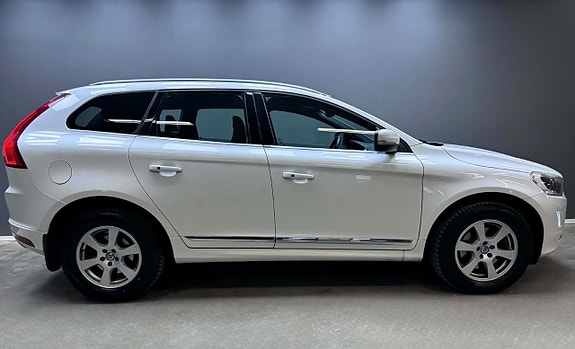 Volvo XC60 3 of 22