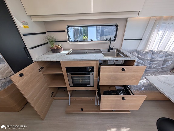 Adria ADORA 663 UT *Rymlig / Året runt / Långbäddar 12 of 21