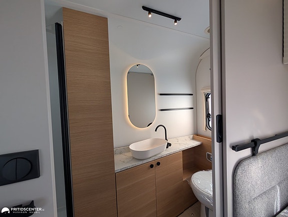 Adria ADORA 663 UT *Rymlig / Året runt / Långbäddar 21 of 21