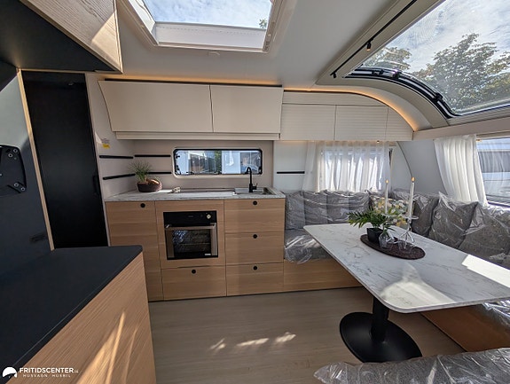 Adria ADORA 663 UT *Rymlig / Året runt / Långbäddar 9 of 21