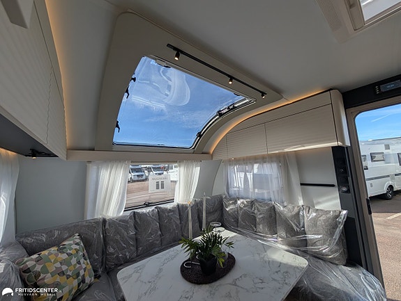 Adria ADORA 663 UT *Rymlig / Året runt / Långbäddar 5 of 21