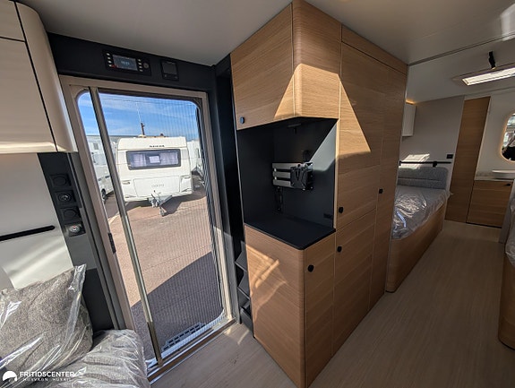 Adria ADORA 663 UT *Rymlig / Året runt / Långbäddar 13 of 21