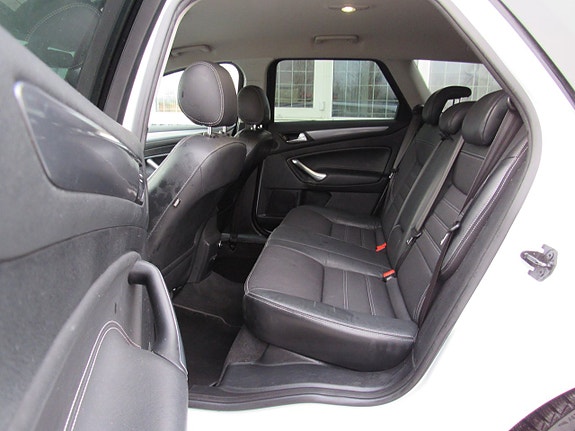 Ford Mondeo 13 of 14