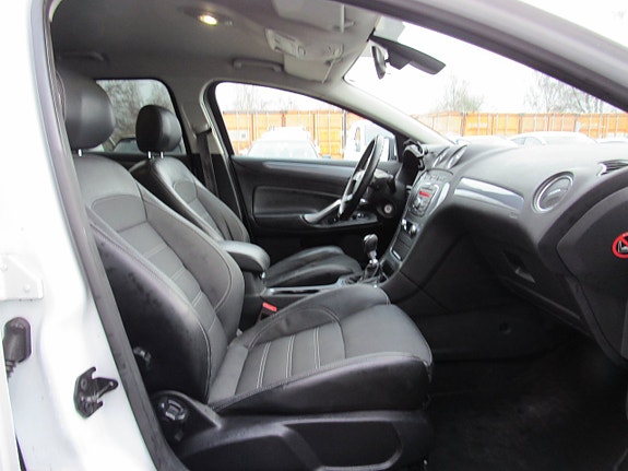 Ford Mondeo 10 of 14