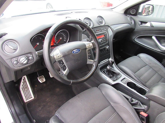 Ford Mondeo 11 of 14