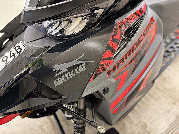 Arctic Cat M 8000 Hardcore Alpha 154 4 of 5