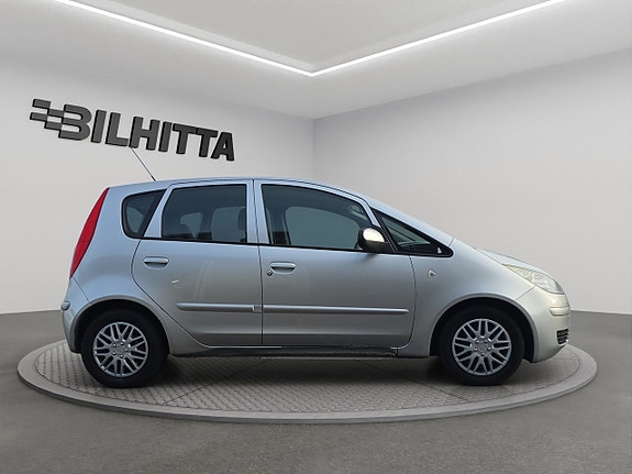 Mitsubishi Colt 7 of 12