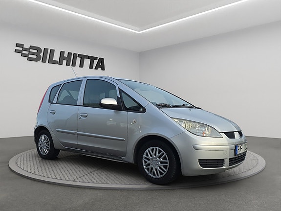 Mitsubishi Colt 8 of 12