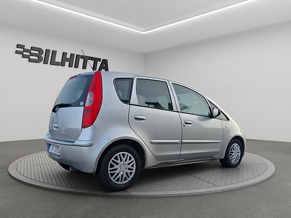 Mitsubishi Colt 6 of 12