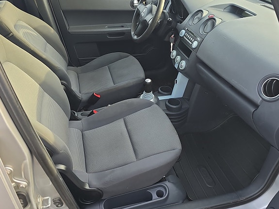 Mitsubishi Colt 10 of 12