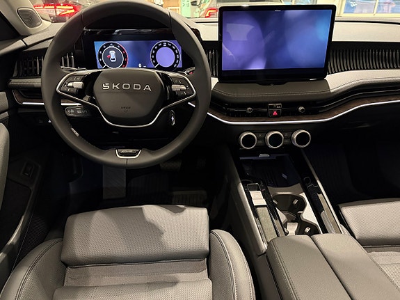 Skoda Superb 4 of 5