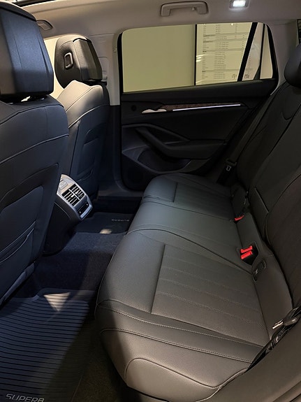 Skoda Superb 5 of 5