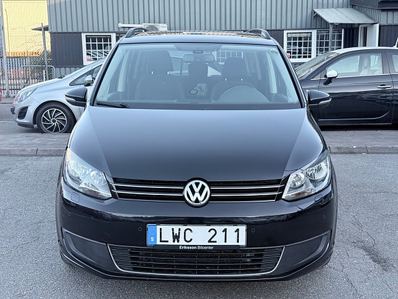 Volkswagen Touran 3 of 5