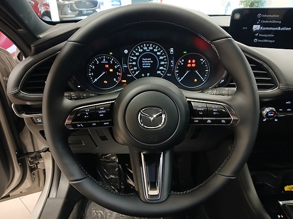 Mazda 3 9 of 17