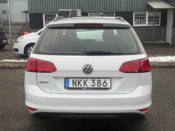 Volkswagen Golf VII 8 of 9