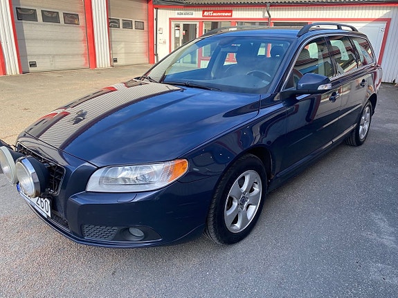 Volvo V70 4 of 5