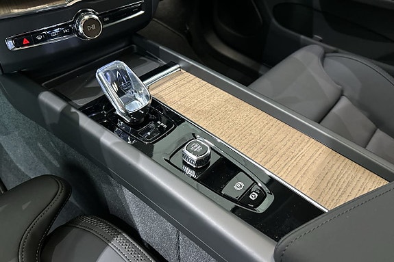 Volvo XC60 14 of 17