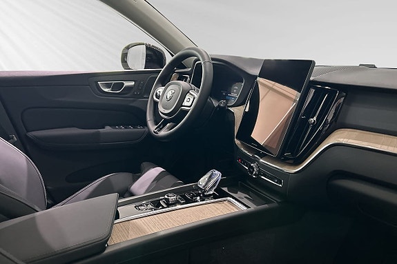 Volvo XC60 9 of 17