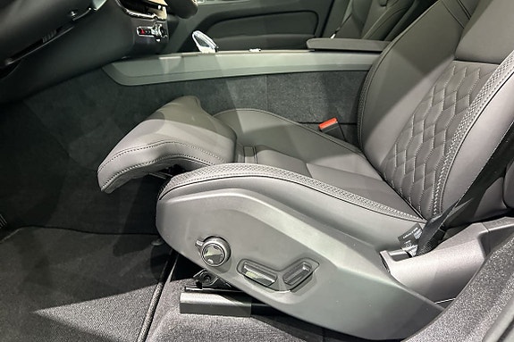Volvo XC60 13 of 17
