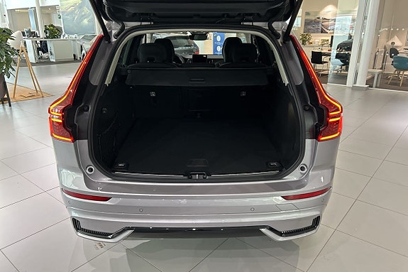 Volvo XC60 11 of 17