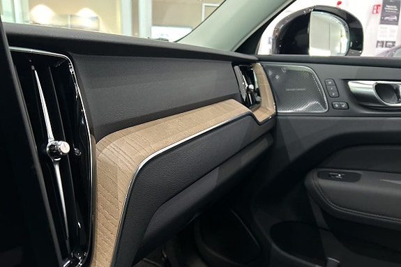 Volvo XC60 15 of 17