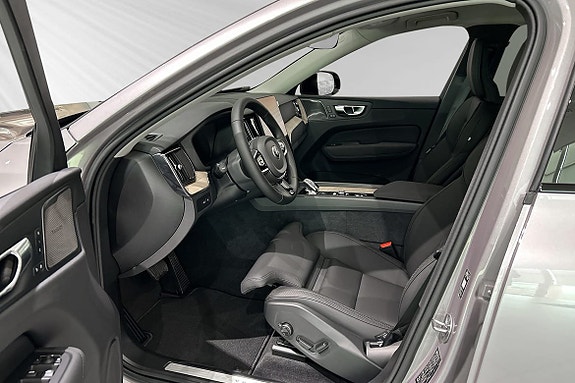 Volvo XC60 6 of 17