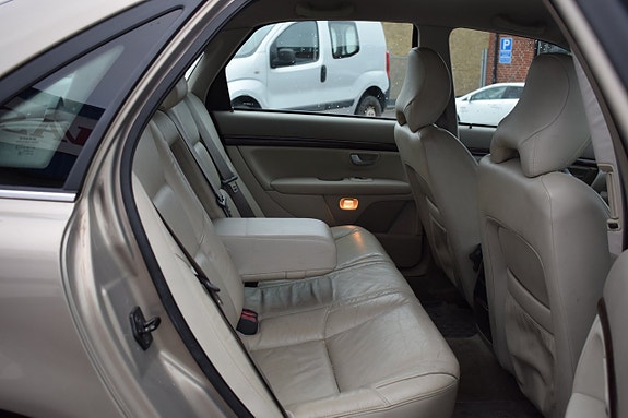 Volvo S80 13 of 13