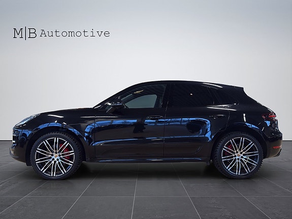 Porsche Macan Turbo 3 of 5