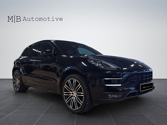 Porsche Macan Turbo 8 of 21