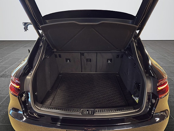 Porsche Macan Turbo 20 of 21
