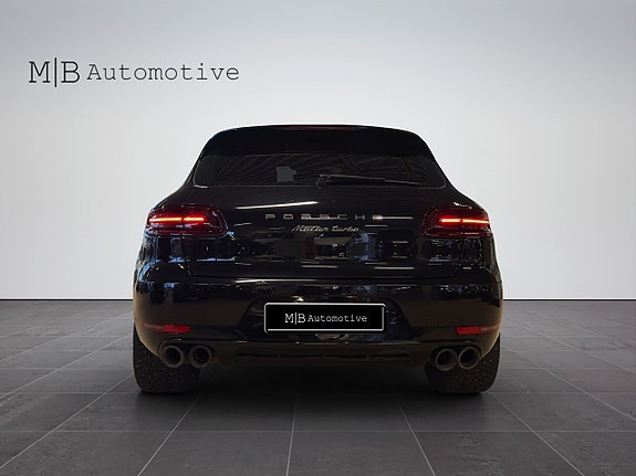 Porsche Macan Turbo 5 of 5