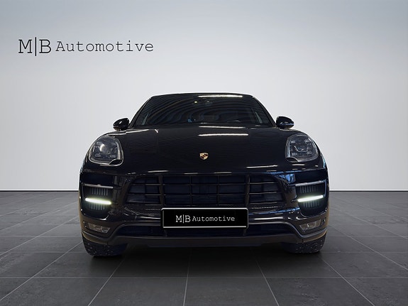 Porsche Macan Turbo 2 of 5