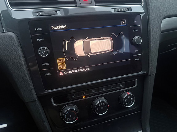 Volkswagen Golf VII 7 of 10