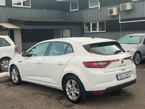 Renault Megane IV 12 of 12
