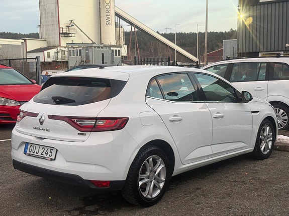 Renault Megane IV 10 of 12