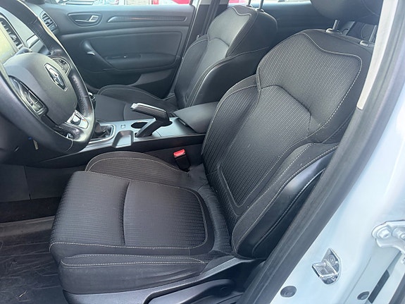 Renault Megane IV 8 of 12