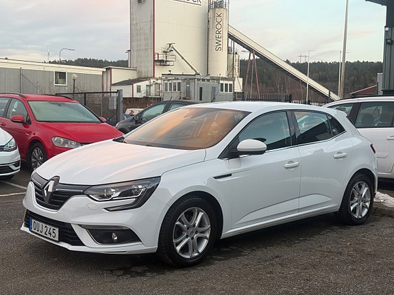 Renault Megane IV 4 of 5