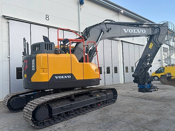 Volvo ECR 235 E