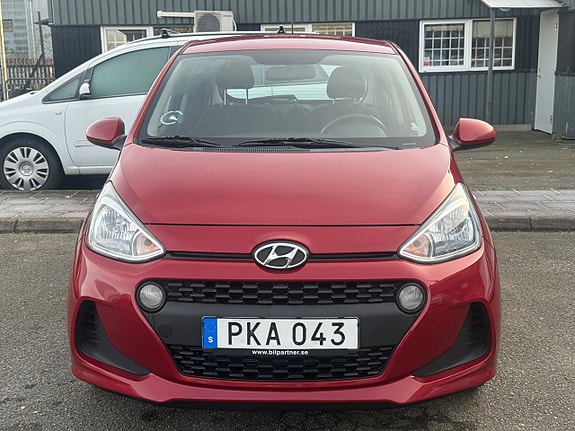 Hyundai i10 3 of 5
