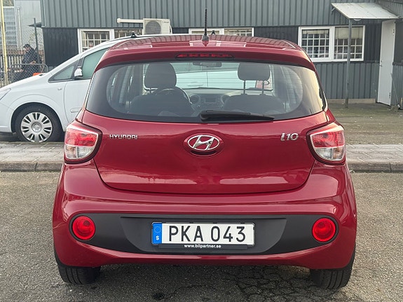 Hyundai i10 8 of 9