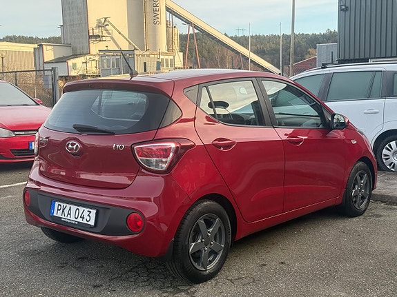 Hyundai i10 7 of 9