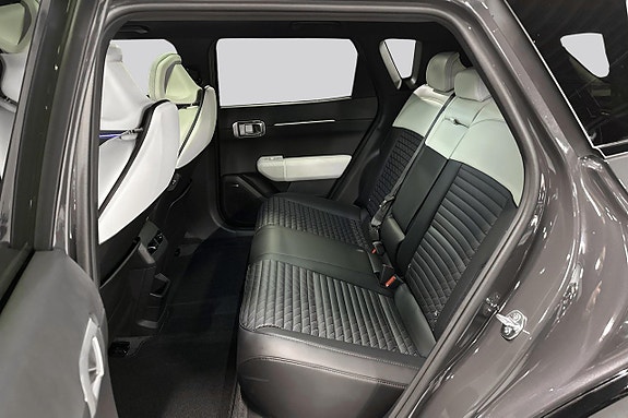 Kia EV4 11 of 28