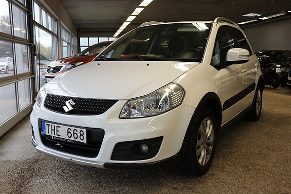 Suzuki SX4 3 of 5