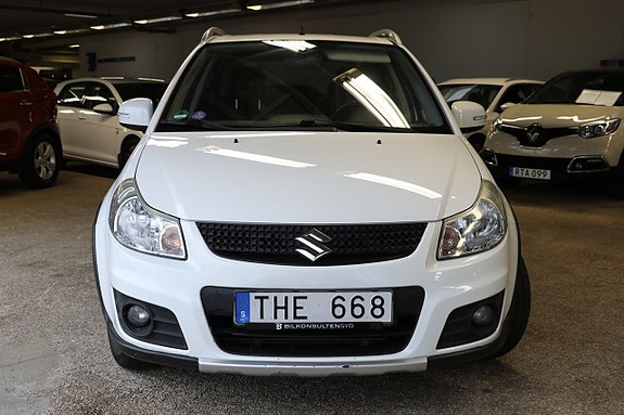Suzuki SX4 2 of 5