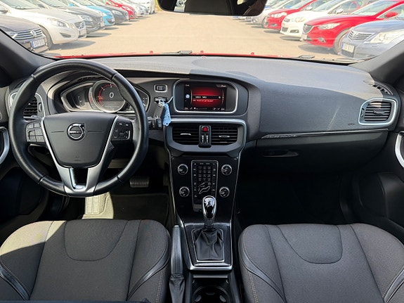 Volvo V40 Cross Country 15 of 19