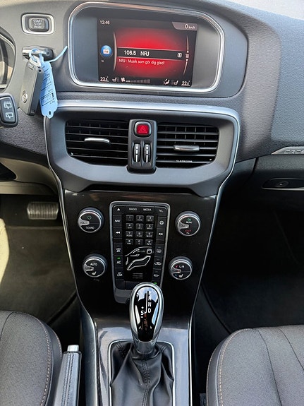 Volvo V40 Cross Country 18 of 19